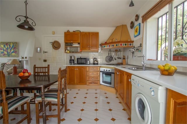 2 makuuhuone Huvila myytävänä paikassa Nerja - 375 000 € (Ref: 9207252)