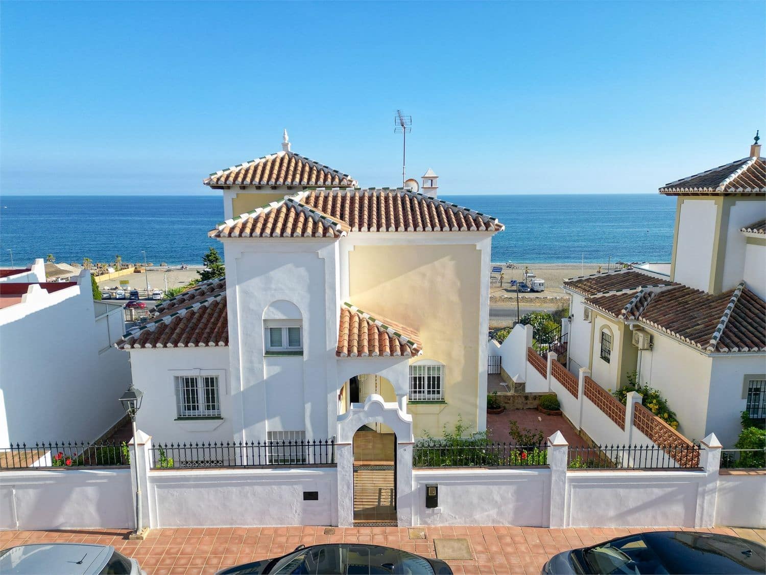 4 soveværelse Villa til salg i Torrox med swimmingpool - € 739.000 (Ref: 9207255)