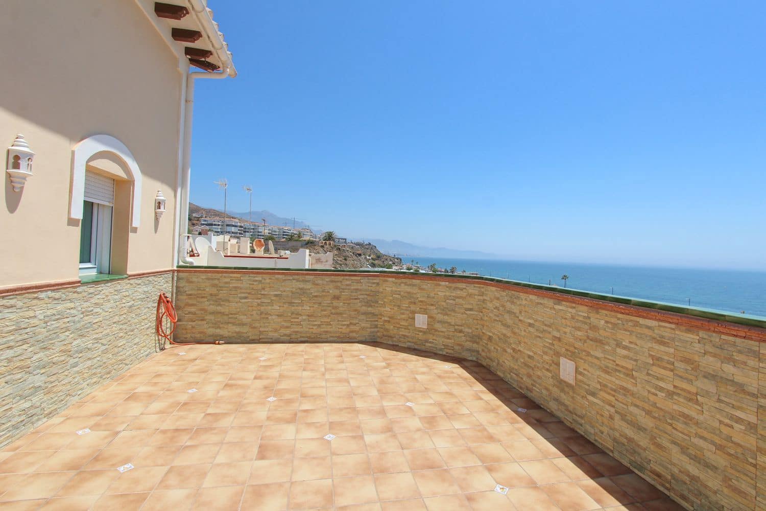 4 soveværelse Villa til salg i Torrox med swimmingpool - € 739.000 (Ref: 9207255)