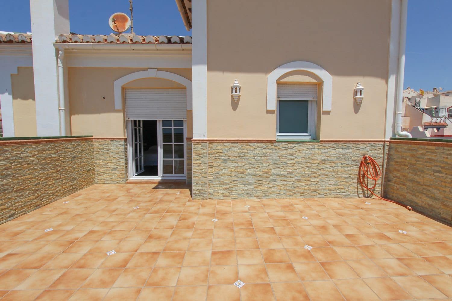 4 soveværelse Villa til salg i Torrox med swimmingpool - € 739.000 (Ref: 9207255)