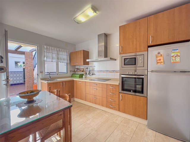 Leilighet til salgs i Maro, Nerja med svømmebasseng - € 370 000 (Ref: 9207256)