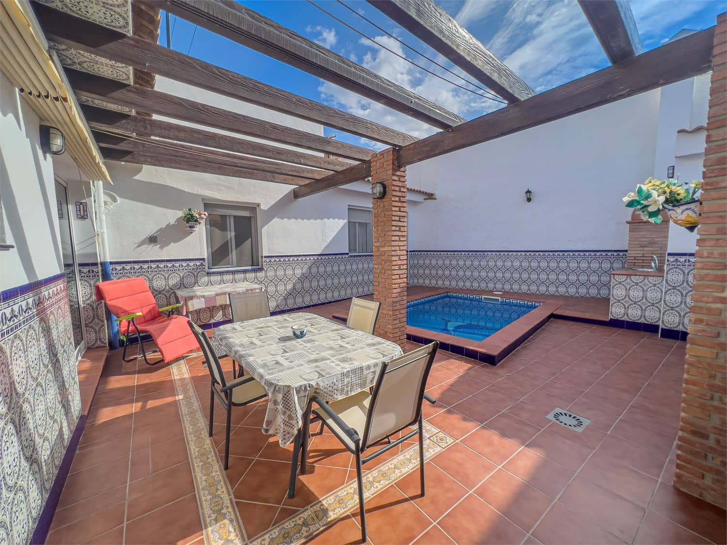 Leilighet til salgs i Maro med svømmebasseng - € 370 000 (Ref: 9207256)