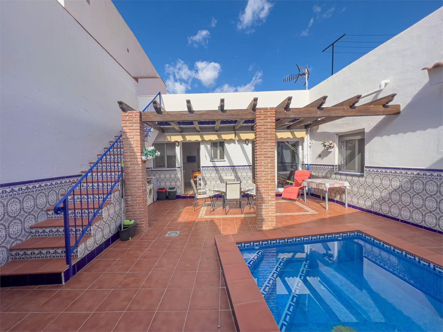 Leilighet til salgs i Maro med svømmebasseng - € 370 000 (Ref: 9207256)