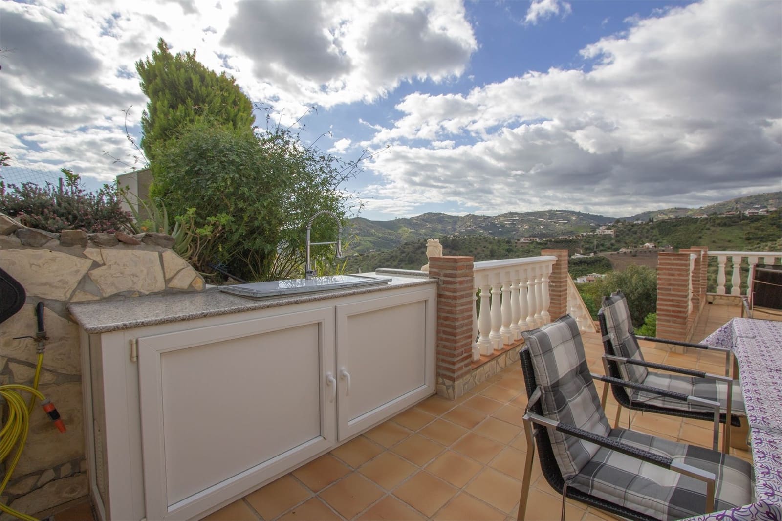 4 soveværelse Finca/Landehus til salg i Frigiliana med swimmingpool garage - € 780.000 (Ref: 9207270)