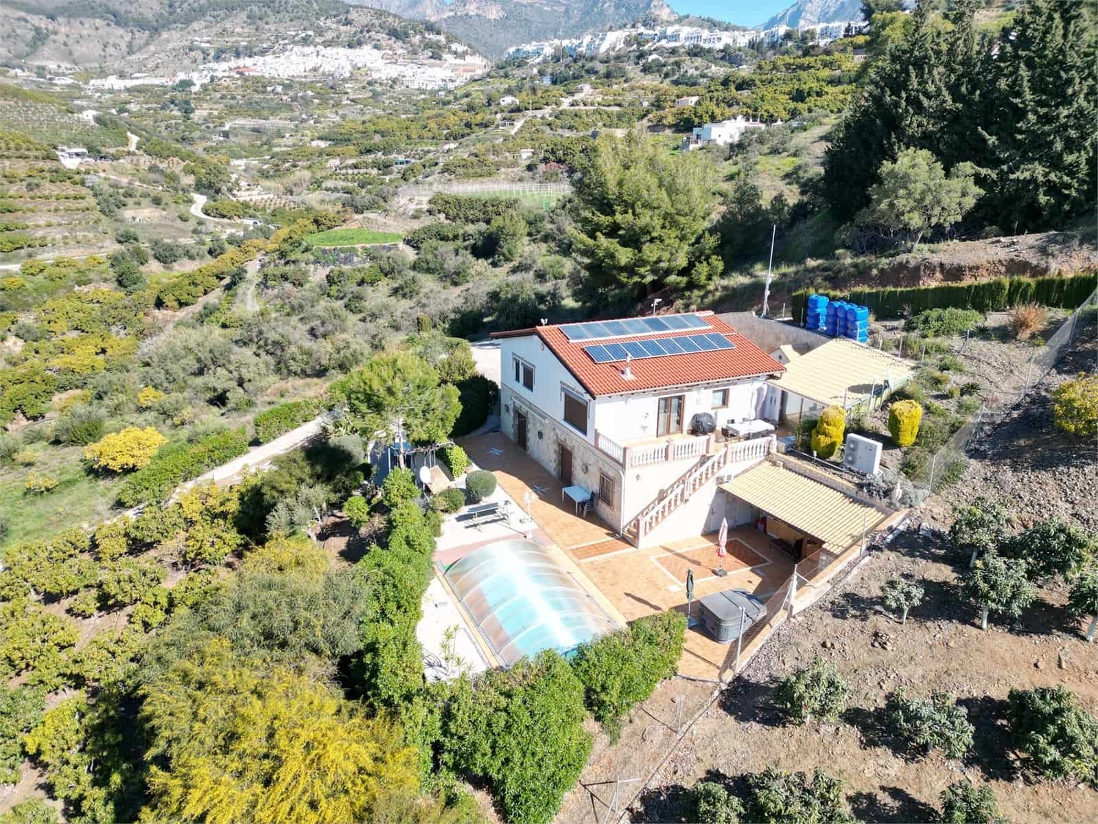 4 soveværelse Finca/Landehus til salg i Frigiliana med swimmingpool garage - € 780.000 (Ref: 9207270)