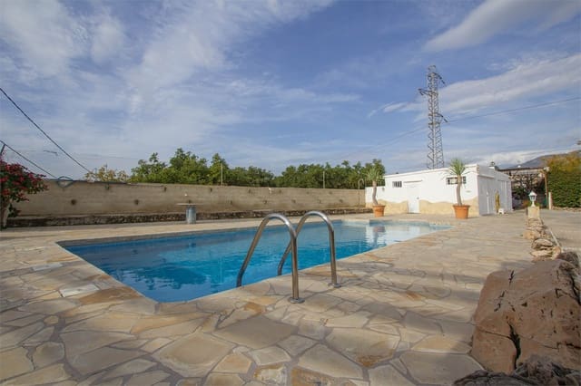 3 makuuhuone Huvila myytävänä paikassa Nerja mukana uima-altaan 
autotalli - 650 000 € (Ref: 9207275)