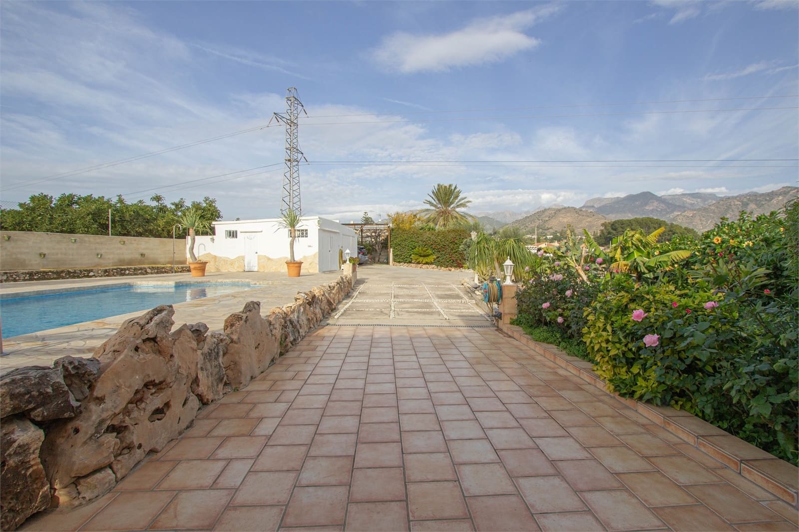 3 slaapkamer Villa te koop in Nerja met zwembad garage - € 650.000 (Ref: 9207275)