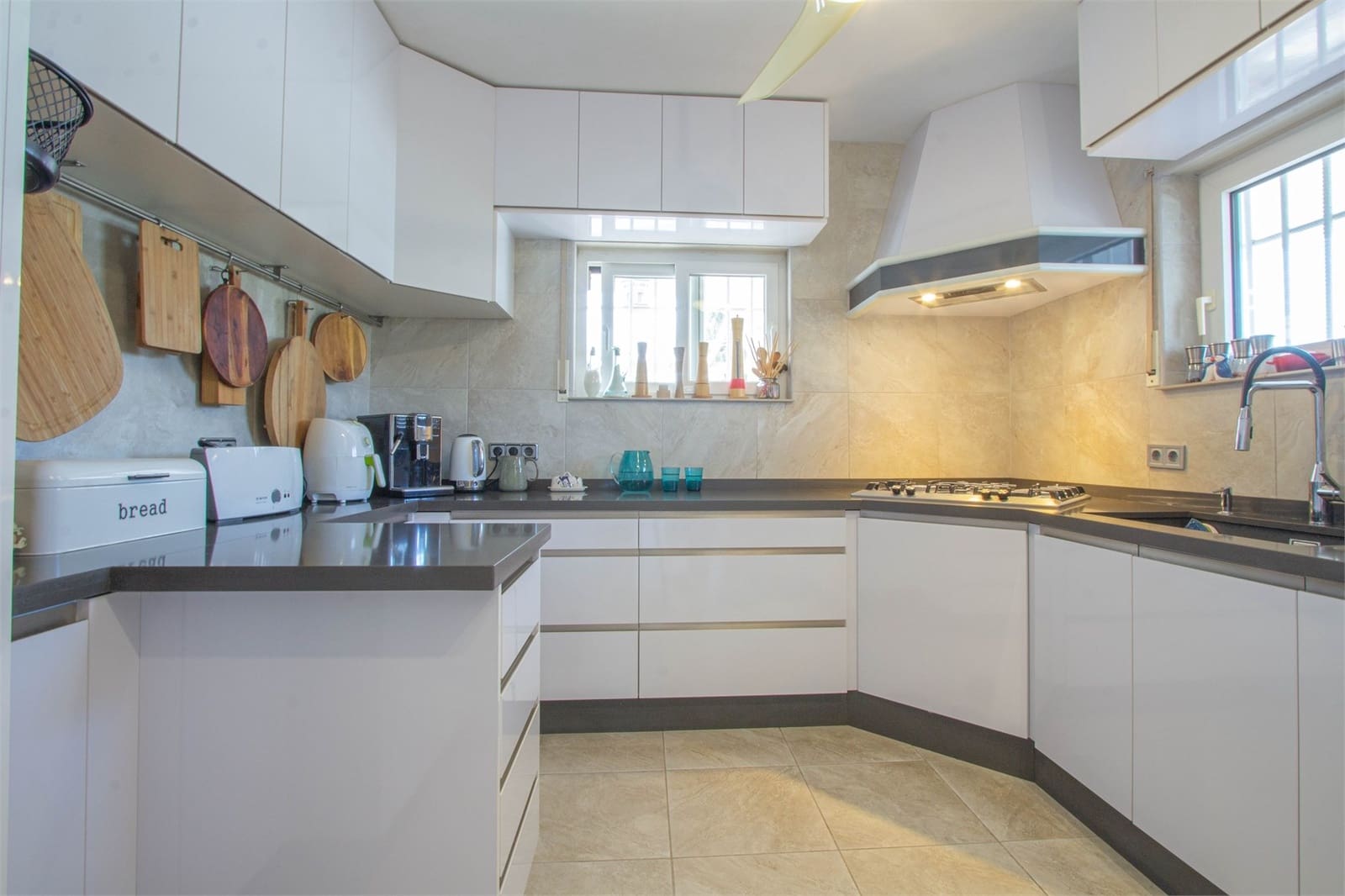 3 slaapkamer Villa te koop in Nerja met zwembad garage - € 650.000 (Ref: 9207275)