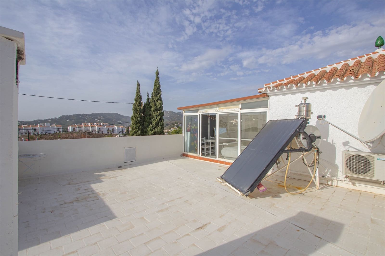 3 slaapkamer Villa te koop in Nerja met zwembad garage - € 650.000 (Ref: 9207275)