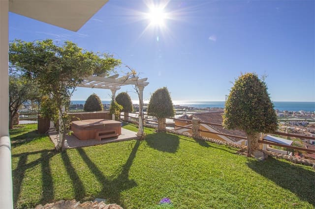 3 soveværelse Villa til salg i Torrox med garage - € 675.000 (Ref: 9207279)