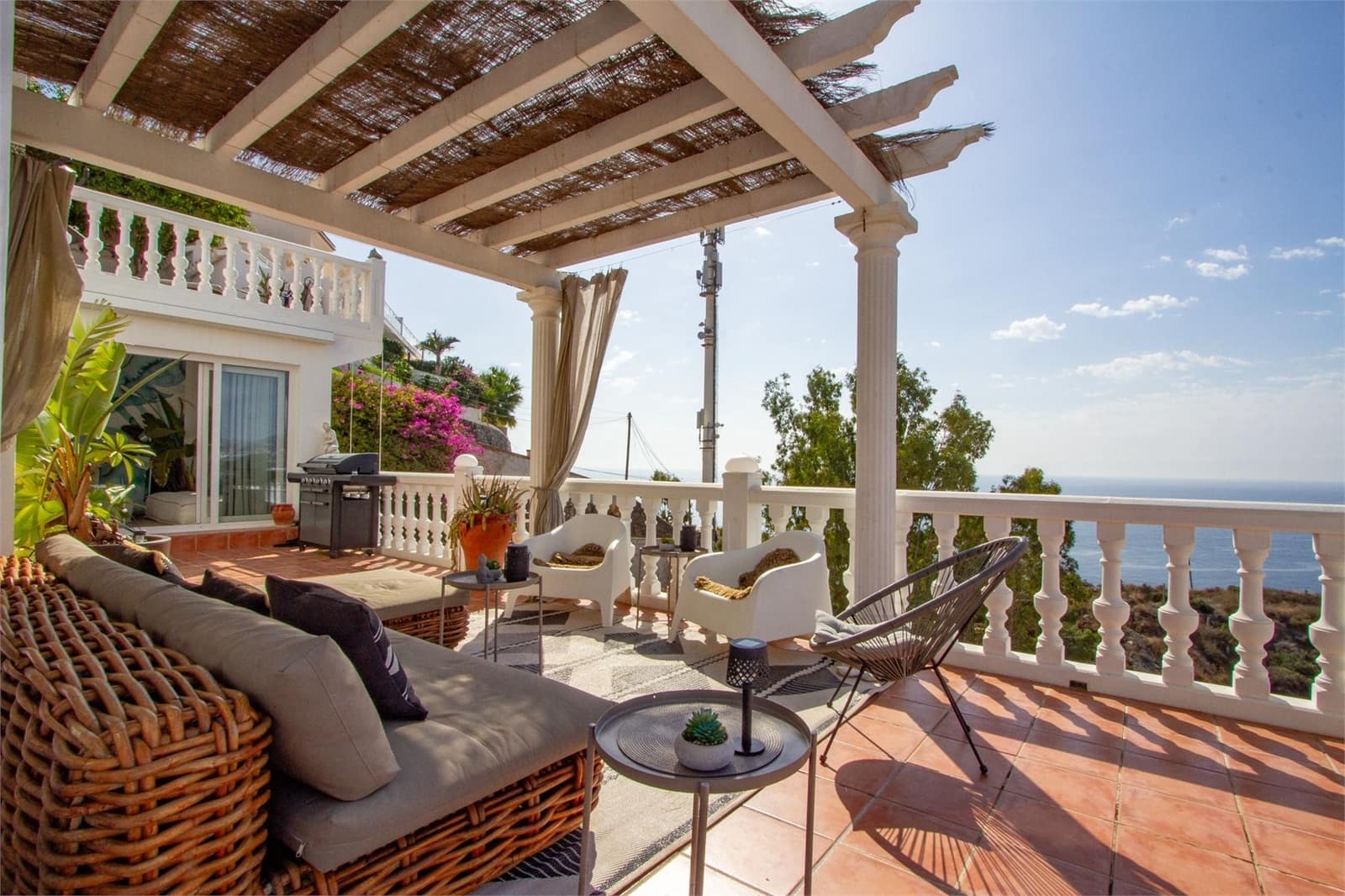 5 soveværelse Villa til salg i Almunecar med garage - € 890.000 (Ref: 9207282)