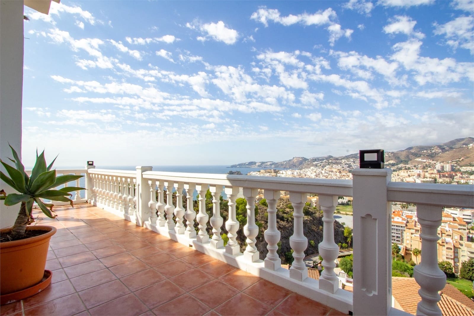 5 soveværelse Villa til salg i Almunecar med garage - € 890.000 (Ref: 9207282)