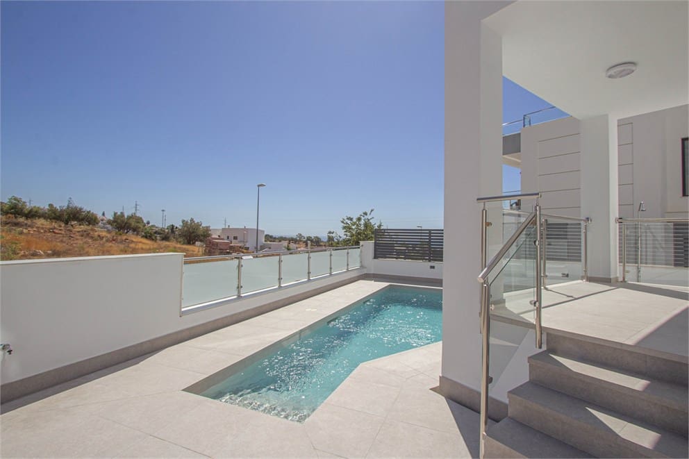 4 quarto Moradia para venda em Nerja com piscina garagem - 865 000 € (Ref: 9207284)