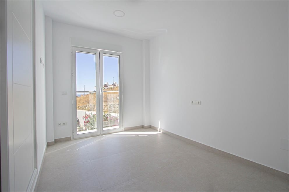 4 quarto Moradia para venda em Nerja com piscina garagem - 865 000 € (Ref: 9207284)