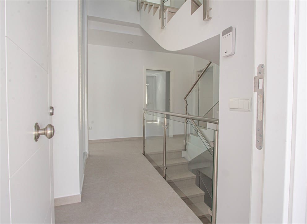 4 quarto Moradia para venda em Nerja com piscina garagem - 865 000 € (Ref: 9207284)