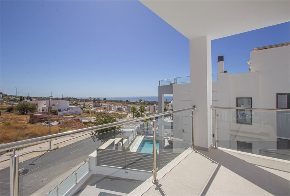 4 quarto Moradia para venda em Nerja com piscina garagem - 865 000 € (Ref: 9207284)