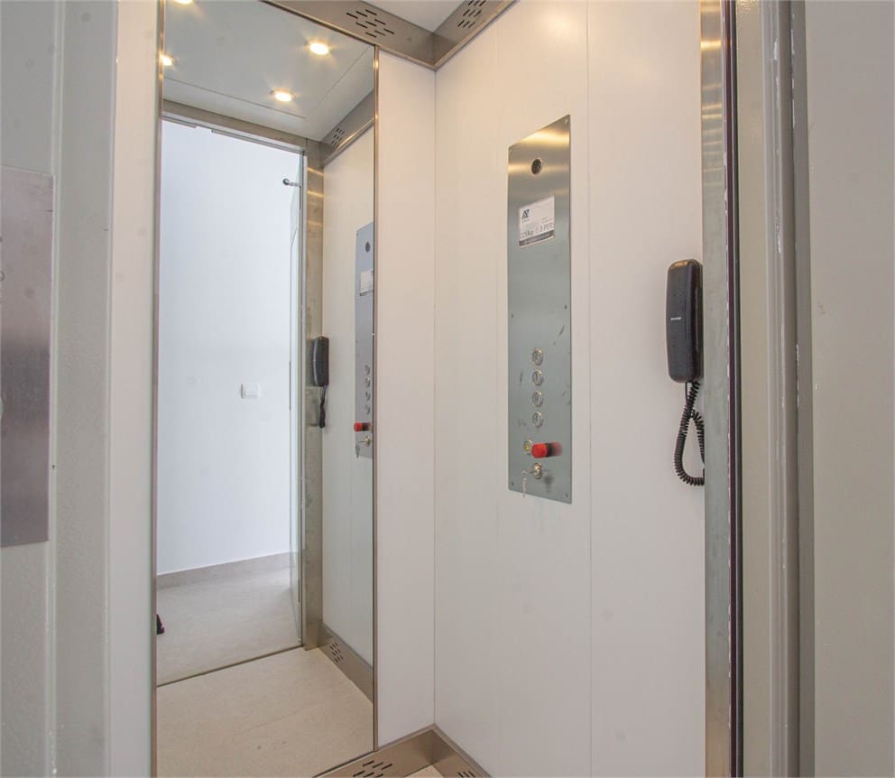 4 quarto Moradia para venda em Nerja com piscina garagem - 865 000 € (Ref: 9207284)