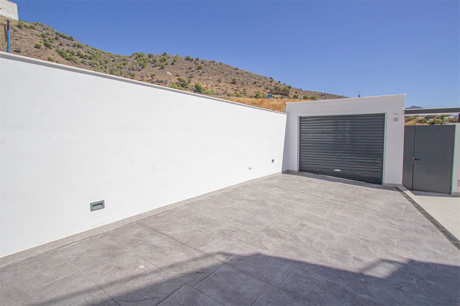 4 quarto Moradia para venda em Nerja com piscina garagem - 865 000 € (Ref: 9207284)