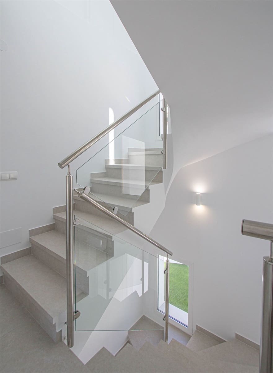 4 quarto Moradia para venda em Nerja com piscina garagem - 865 000 € (Ref: 9207284)