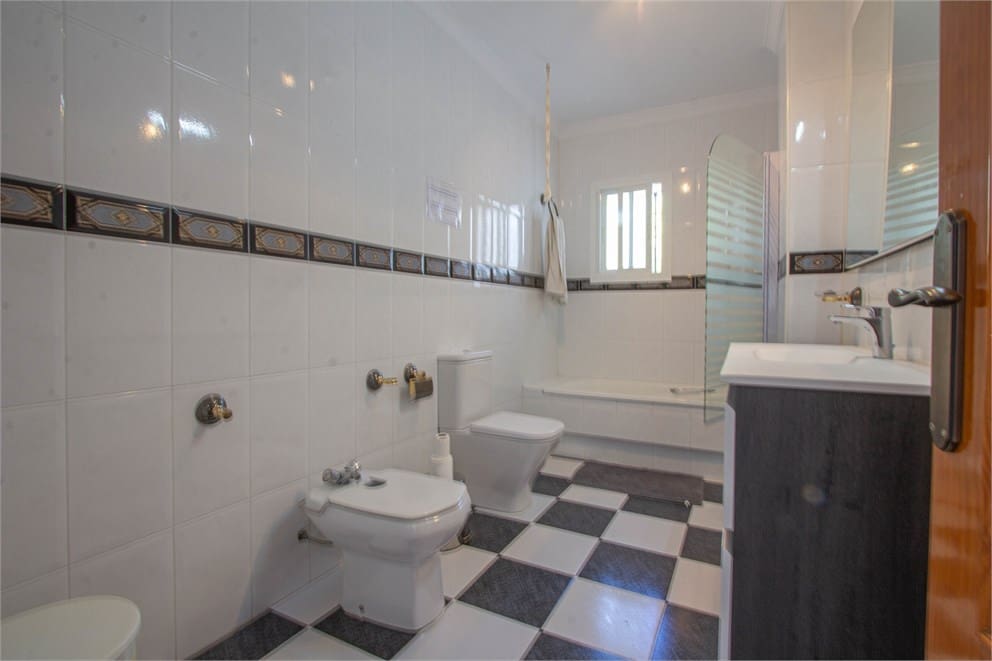 6 soveværelse Villa til salg i Frigiliana med swimmingpool garage - € 950.000 (Ref: 9207285)