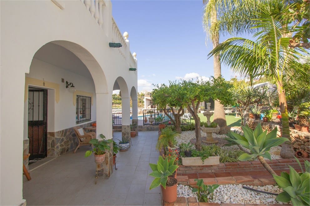 6 soveværelse Villa til salg i Frigiliana med swimmingpool garage - € 950.000 (Ref: 9207285)