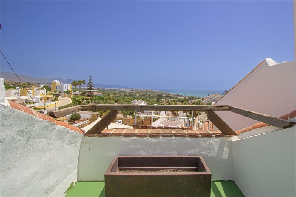 3 chambre Villa/Maison Mitoyenne à vendre à Nerja avec piscine - 340 000 € (Ref: 9207288)