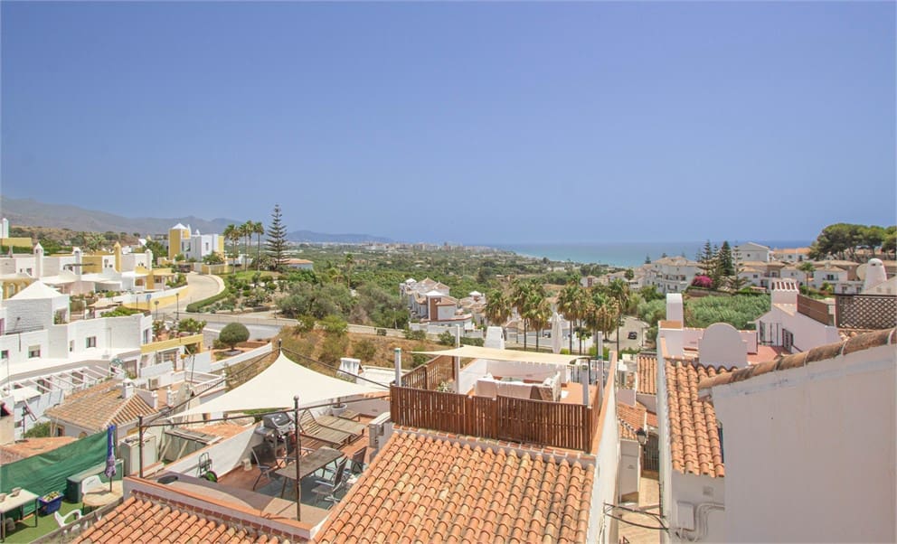 3 chambre Villa/Maison Mitoyenne à vendre à Nerja avec piscine - 340 000 € (Ref: 9207288)