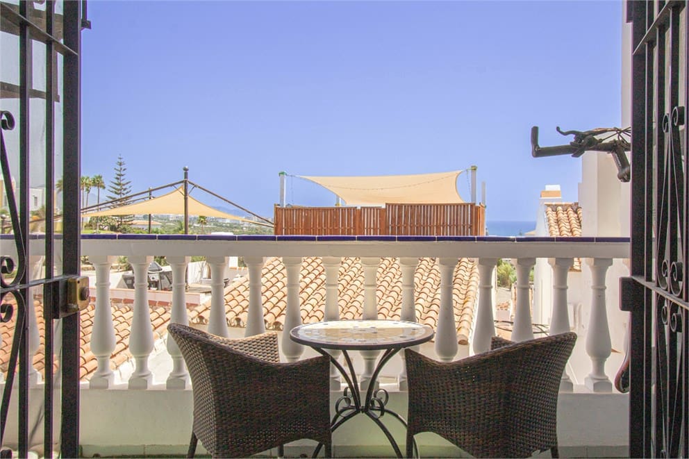 3 chambre Villa/Maison Mitoyenne à vendre à Nerja avec piscine - 340 000 € (Ref: 9207288)