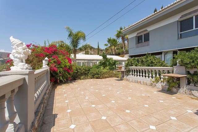 3 soveværelse Villa til salg i Almuñécar med swimmingpool garage - € 560.000 (Ref: 9207289)