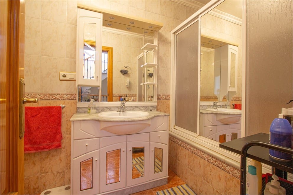 5 sypialnia Dom szeregowy na sprzedaż w Torrox-Costa z garażem - 345 000 € (Ref: 9207290)