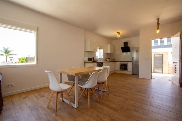 4 makuuhuone Huvila myytävänä paikassa Nerja mukana uima-altaan 
autotalli - 800 000 € (Ref: 9207291)