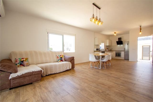 4 makuuhuone Huvila myytävänä paikassa Nerja mukana uima-altaan 
autotalli - 800 000 € (Ref: 9207291)