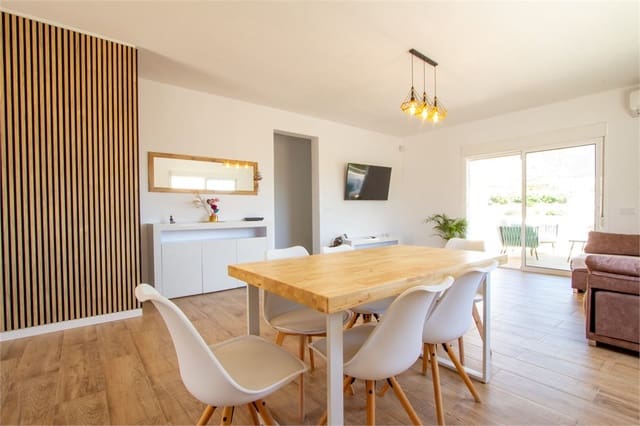 4 makuuhuone Huvila myytävänä paikassa Nerja mukana uima-altaan 
autotalli - 800 000 € (Ref: 9207291)