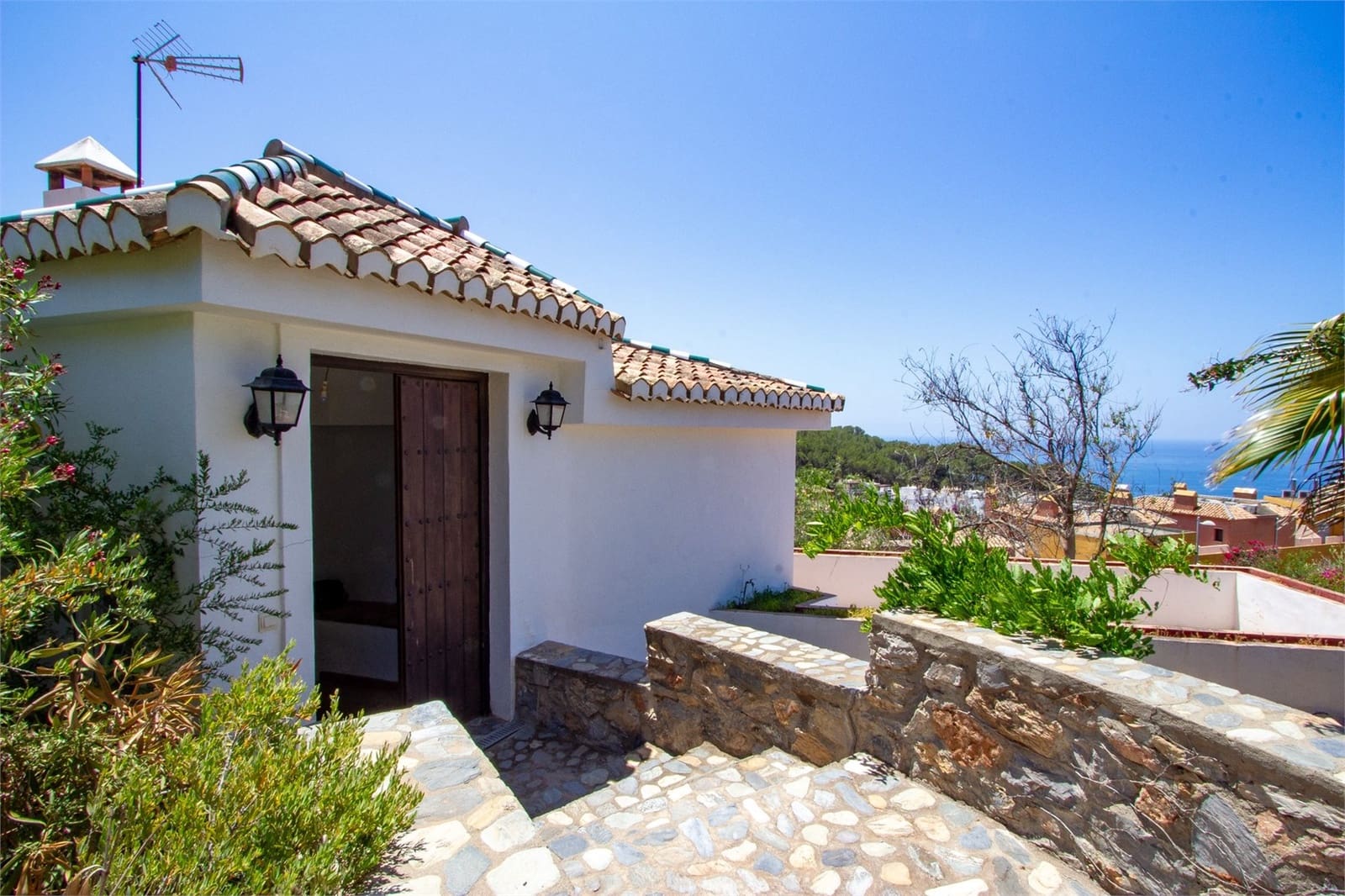 7 soveværelse Villa til salg i La Herradura med swimmingpool garage - € 950.000 (Ref: 9207292)