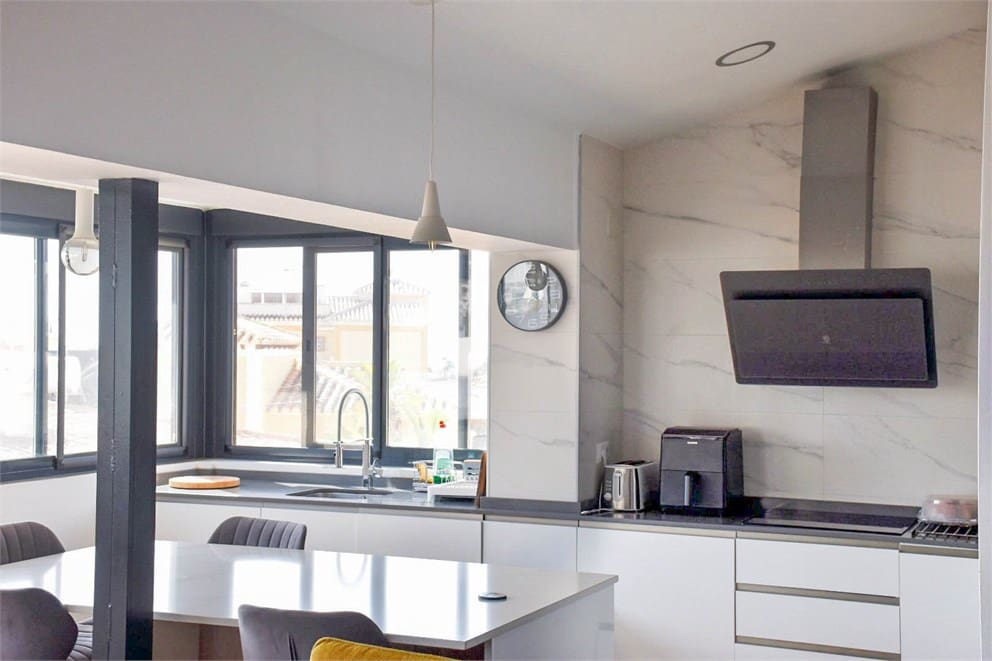 3 sovrum Villa till salu i Nerja med pool garage - 630 000 € (Ref: 9207293)