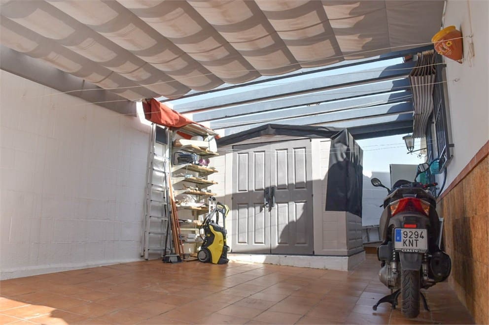 3 sovrum Villa till salu i Nerja med pool garage - 630 000 € (Ref: 9207293)