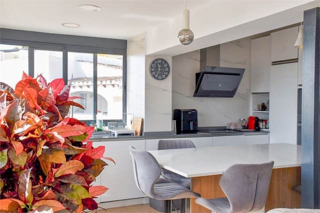 3 soverom Villa til salgs i Nerja med svømmebasseng garasje - € 630 000 (Ref: 9207293)