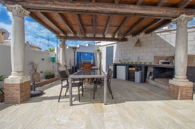 3 soverom Villa til salgs i Avda Pescia - Ctra de Frigiliana, Nerja med svømmebasseng garasje - € 630 000 (Ref: 9207293)