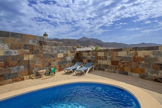 3 soverom Villa til salgs i Avda Pescia - Ctra de Frigiliana, Nerja med svømmebasseng garasje - € 630 000 (Ref: 9207293)