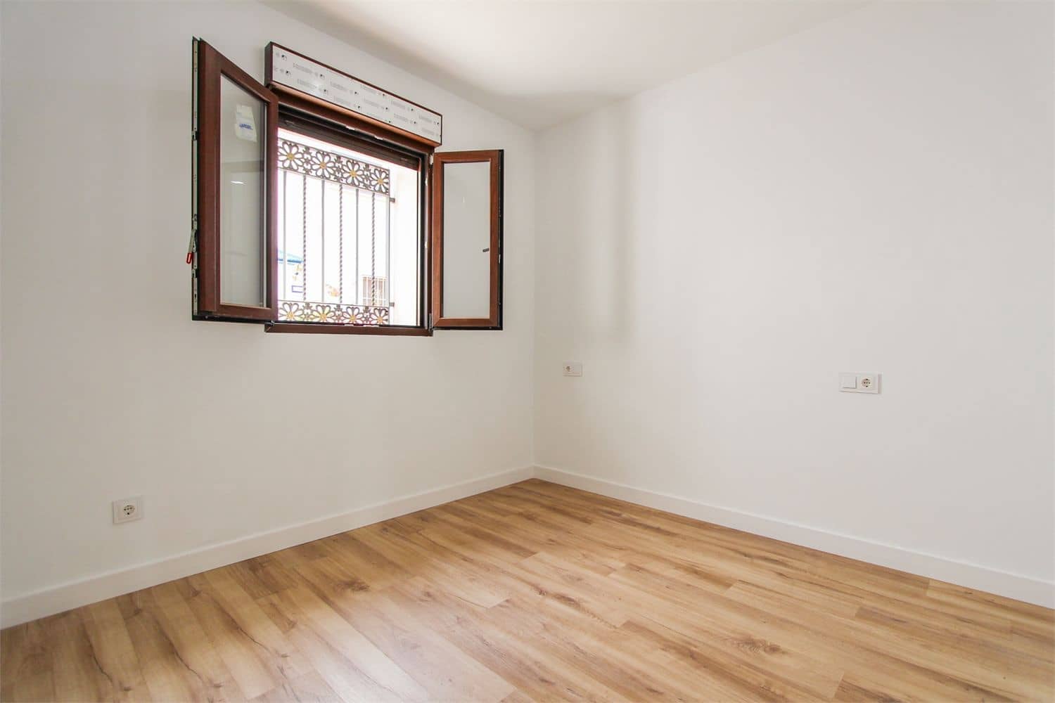 Omakotitalo myytävänä paikassa Almunecar - 360 000 € (Ref: 9207297)