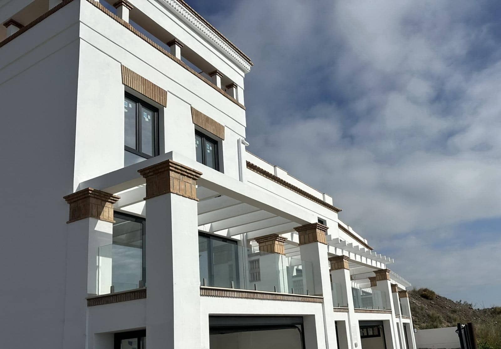 2 soveværelse Byhus til salg i Torrox med swimmingpool garage - € 318.000 (Ref: 9227785)