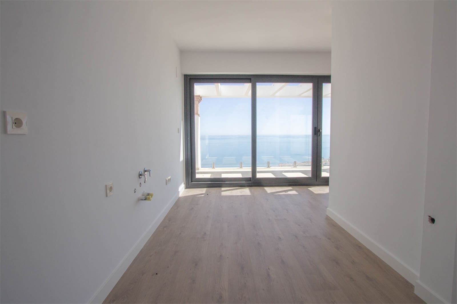 2 soveværelse Byhus til salg i Torrox med swimmingpool garage - € 318.000 (Ref: 9227785)