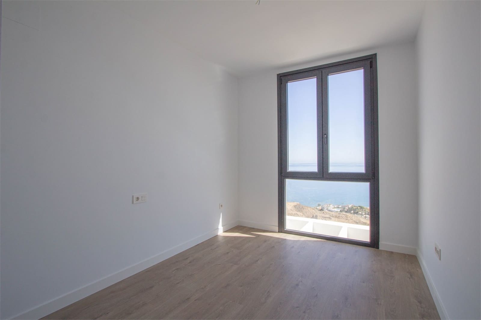 2 soveværelse Byhus til salg i Torrox med swimmingpool garage - € 318.000 (Ref: 9227785)