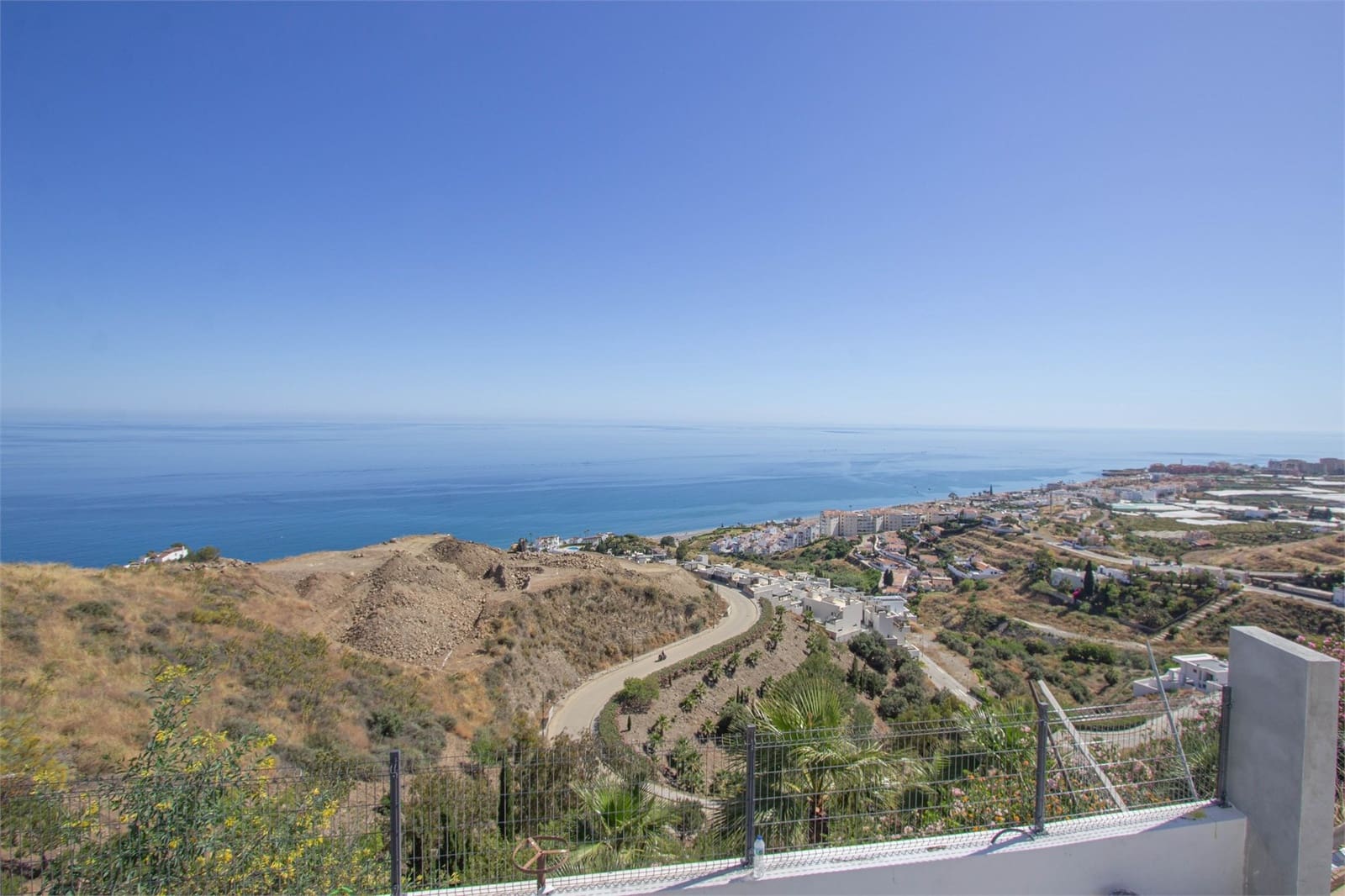 2 soveværelse Byhus til salg i Torrox med swimmingpool garage - € 318.000 (Ref: 9227785)