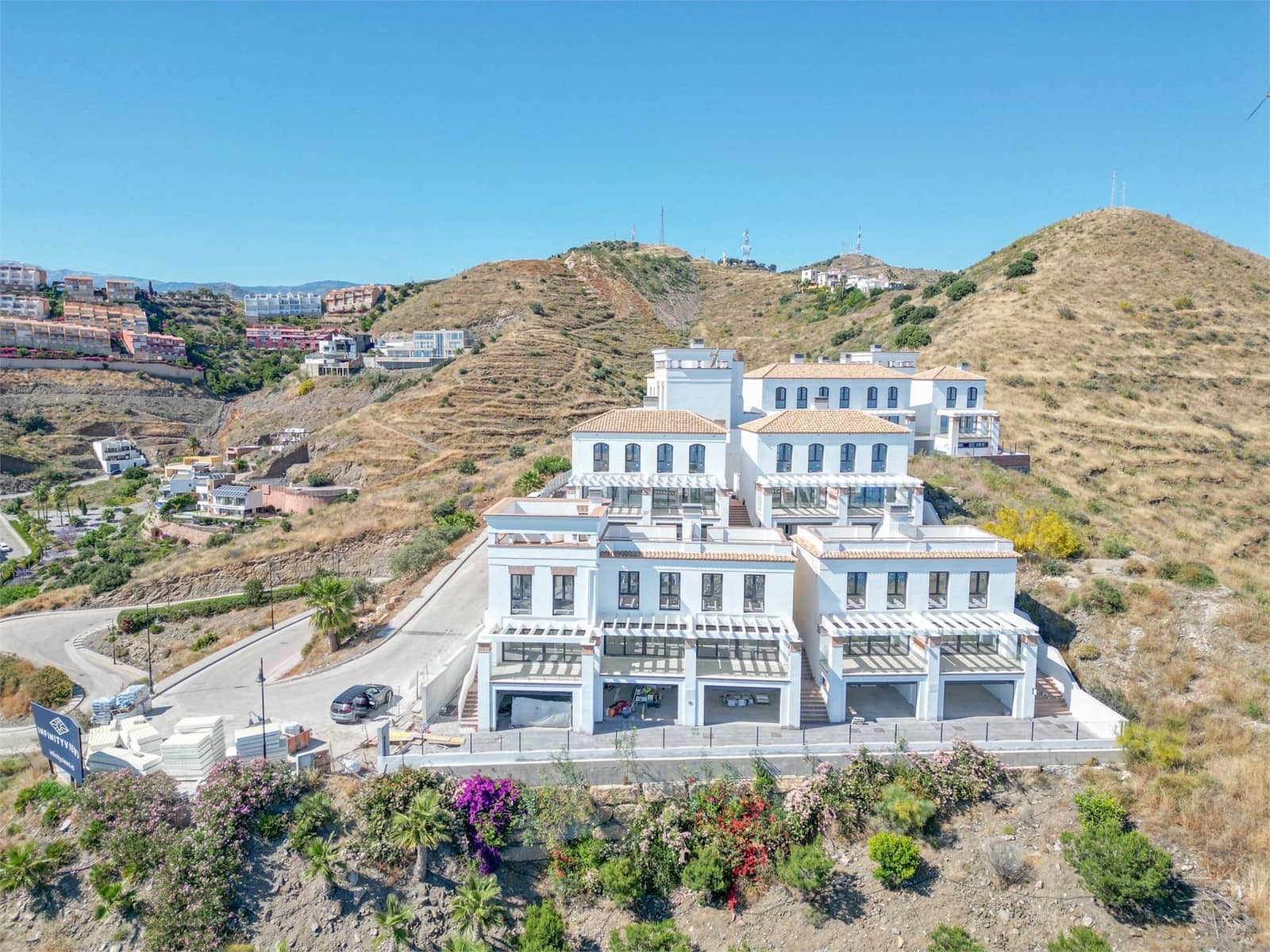 2 soveværelse Byhus til salg i Torrox med swimmingpool garage - € 318.000 (Ref: 9227785)