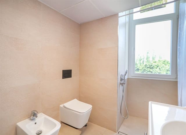 Apartamento de 2 habitaciones en Almuñécar en venta con garaje - 395.000 € (Ref: 9229152)