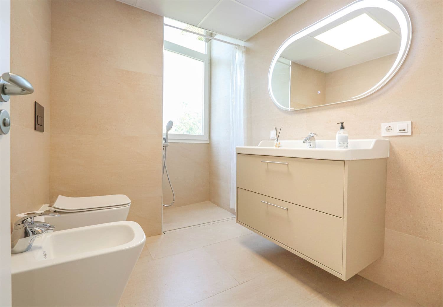 Ranta-asunto myytävänä paikassa Almunecar - 395 000 € (Ref: 9229152)