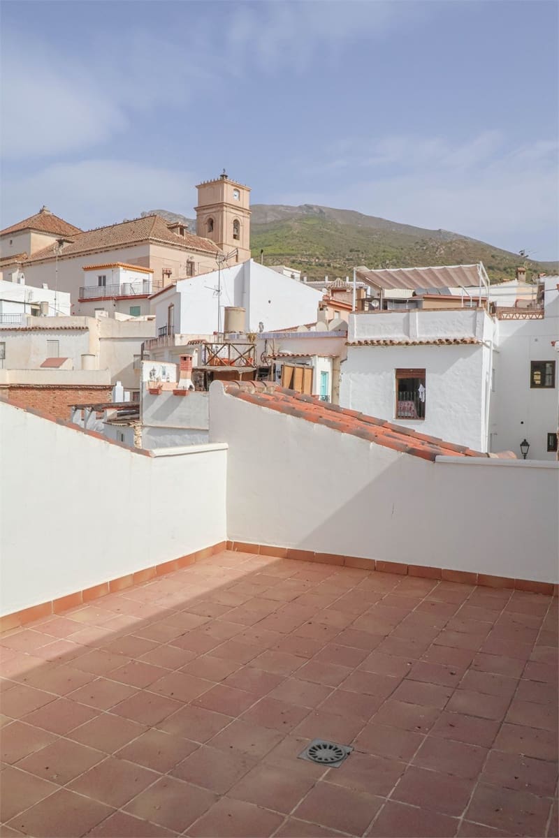 1 slaapkamer Appartement te koop in Salobrena met zwembad garage - € 120.000 (Ref: 9231766)