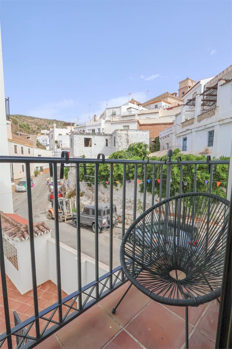 1 slaapkamer Appartement te koop in Salobrena met zwembad garage - € 120.000 (Ref: 9231766)