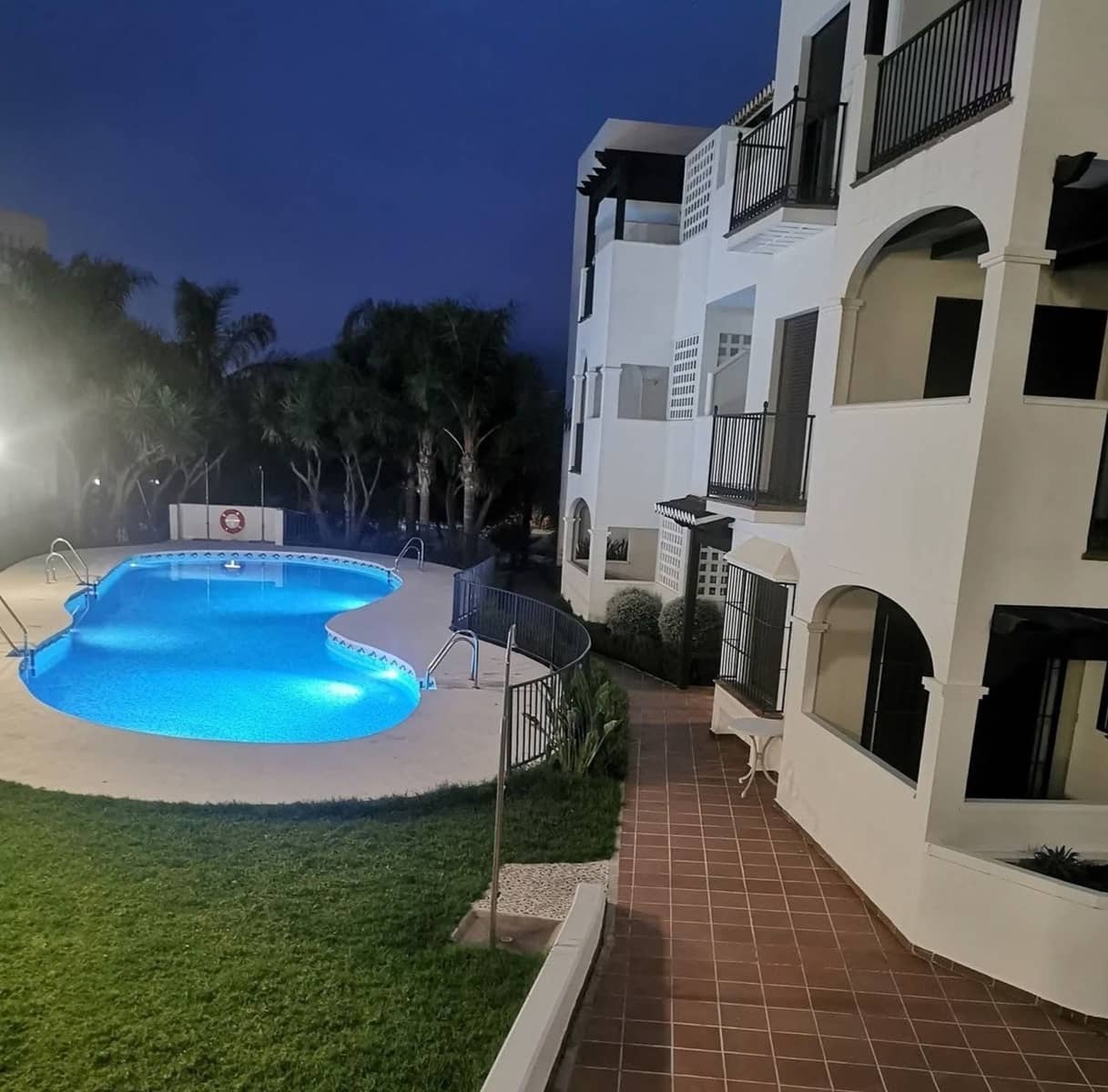 1 slaapkamer Appartement te koop in Salobrena met zwembad garage - € 120.000 (Ref: 9231766)